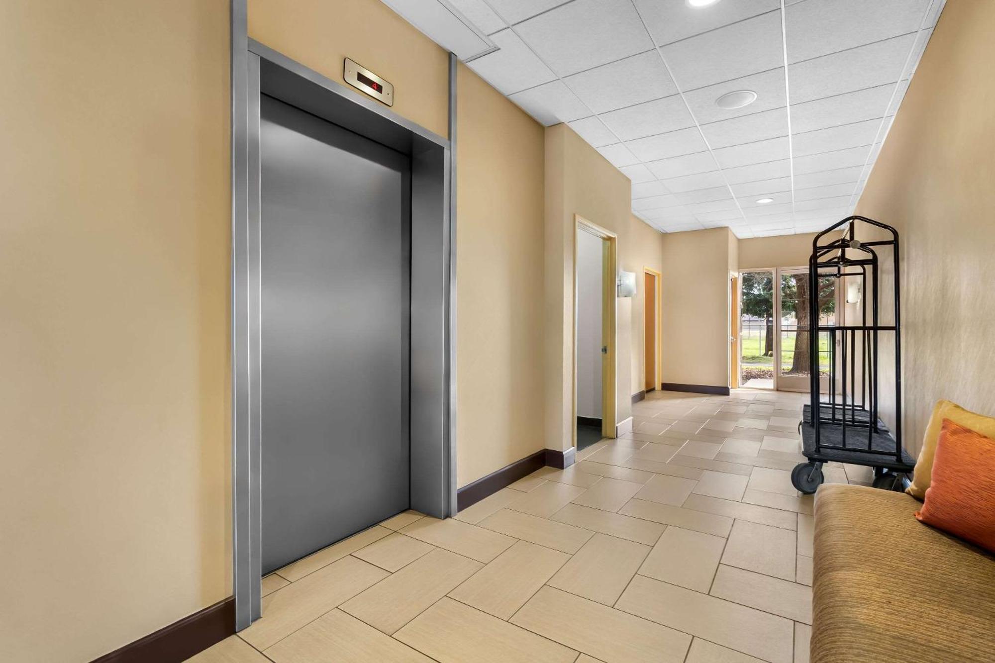 Comfort Suites Clovis Zewnętrze zdjęcie